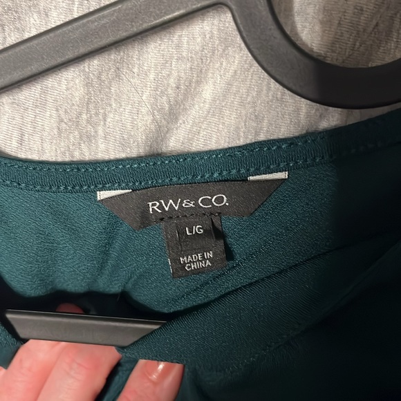 RW&Co Green Long Sleeve Blouse. Size Large. - Picture 2 of 3